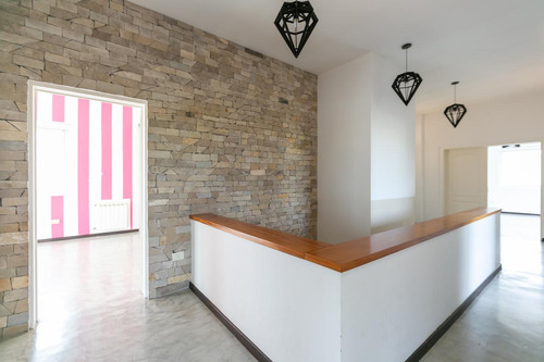 Venta Casa De 4 Ambientes Ubicada En Country Terravista, Zona Oeste.