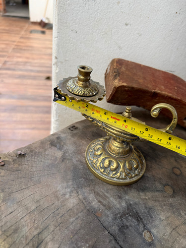 Candelabro Antigo De Bronze Amarelo (Usado)