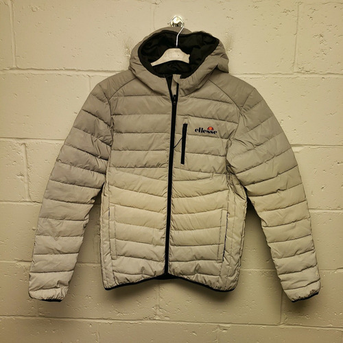 Chamarra Marca Ellesse Talla Small Color Gris/plata (Usado)