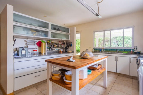 Imagen 3 de 30 de Hermosa Casa En Venta En Rincon Milberg, Barrio Jacaranda. 3 Dormitorios Mas Dependencia