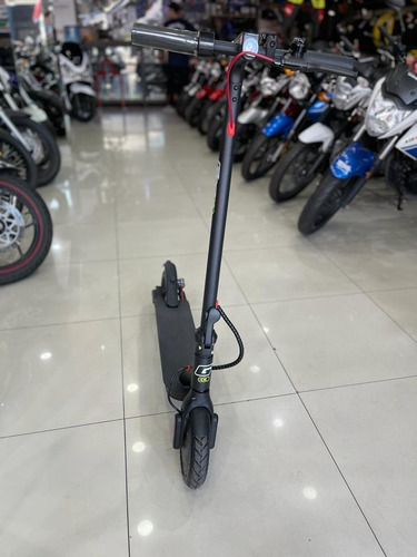 Imagen 4 de 5 de Monopatín Eléctrico Gaf Eco 300 Plegable - Motos M R