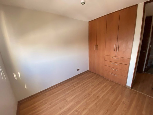 Imagen 5 de 15 de Iluminado Departamento En Arriendo
