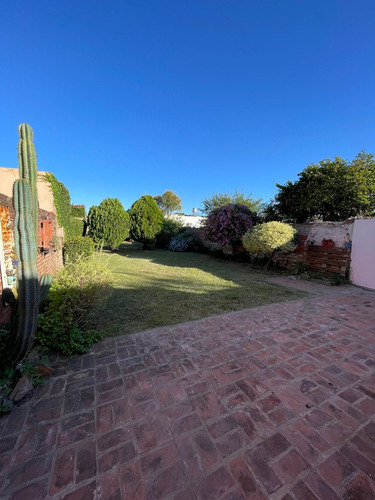 Casa En Venta En Arrecifes Con Patio