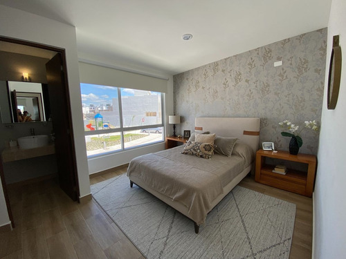 Imagen 7 de 10 de Se Vende Casa Entre El Refugio Y Zibata, 3 Recamaras, 2.5 Ba