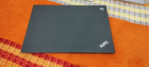 Thinkpad I5-5300u De 250 Gb Y 8 Gb De Ram, Color Negro (Usado)