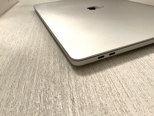 Macbook Pro A2141 - 16 Gb Ram, 1 Tb Ssd, Intel I9, Touch Bar Plateado (Usado)