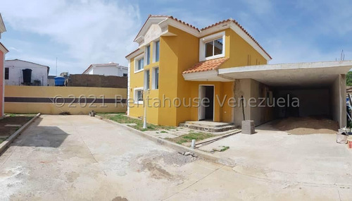 En Venta Comoda Casa En Coro