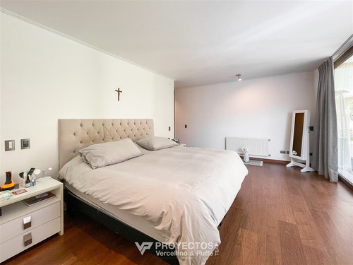 Casa En Arriendo De 4 Dorm. En Lo Barnechea