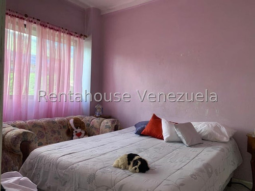 Hermoso Y Comodo Apartamento En Venta En Av. Andrés Bello. Mls #25-6917. K.o