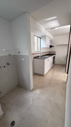 Venta Hermoso Apartamento En La Hacienda Piso 4 Con Ascensor (fv)