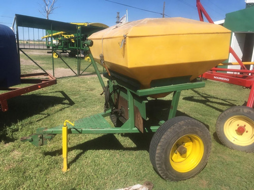 Fertilizadora Forte 1000 Lts De Arrastre