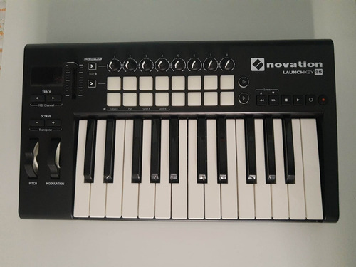 Novation Launchkey 25 Mk2 Controlador Usb