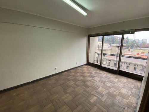 Moneda / Mac Iver Amplio Dpto. 3 Dorm. Y 2 Baños