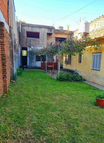 Casa En Venta - 2 Dormitorios 1 Baño - Ramos Mejía