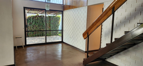 Casa En Arriendo De 3 Dorm.3 Baños, 3 Estacionam Las Condes