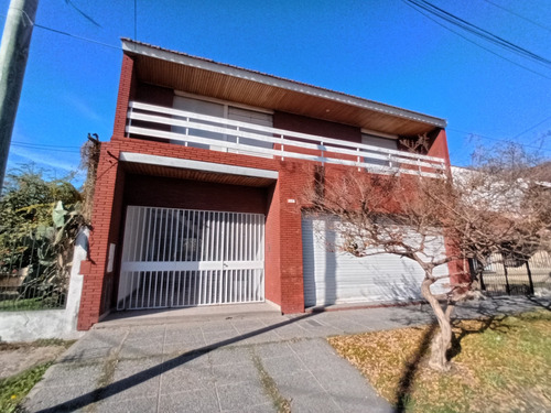 Casa Con Amplio Local, Se Vende O Alquila!!
