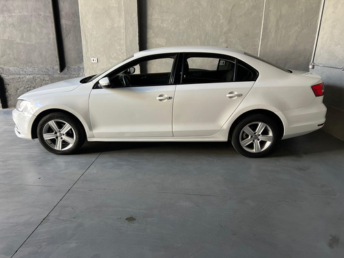 Volkswagen Jetta 2.0 Comfortline Flex Aut 4p