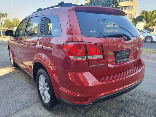 Dodge Journey 2.4 Sxt 5 Pasajeros Plus Mt