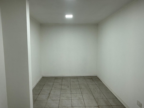 Galpón-bodega/quinta Normal/3 Privados/2baños/duchas