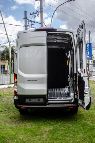 Imagen 3 de 19 de Ford Transit 2.2 Furgon Medio 0km