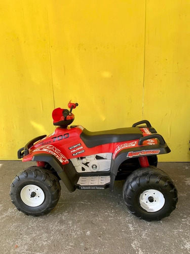Imagem 3 de 4 de Quadriciclo Elétrico - 12 V - Peg Perego - Semi Novo