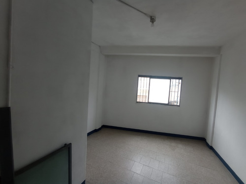 Oficina En Alquiler - Urb. Las Minas De Baruta