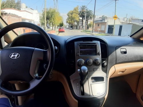 Imagen 10 de 18 de Hyundai H1 2015 2.4 Premium 1 175cv 4at