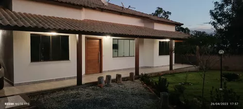 Casa De 3 Quartos E 2 Banheiros