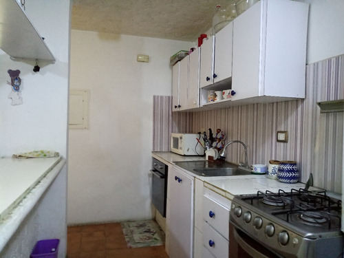 Imagen 6 de 11 de Town House Conj Privado Los Corales, Calle Charaima, Polamar