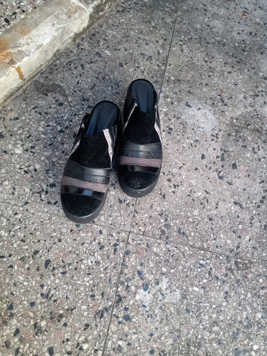 Zuecos Zapatos Negros Talle 36 Plataforma 