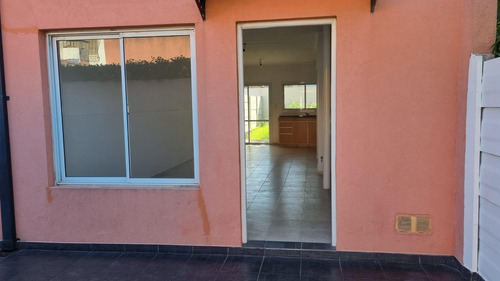 Oportunidad - Venta - Hermoso Duplex 3 Amb. Con Jardín - Apto Credito
