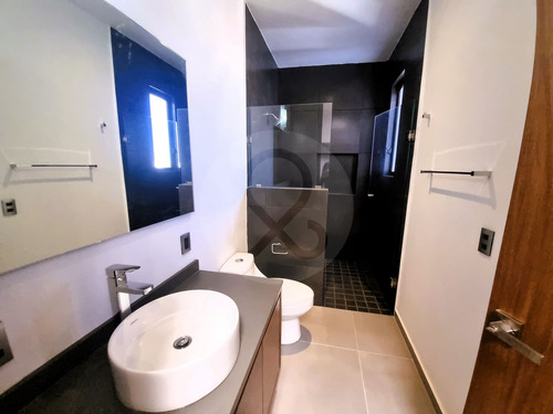 Casa En Venta En Bosque Real De Santa Anita, Tlajomulco Listo Para Estrenar