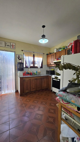 Triplex En Venta 3 Ambientes Con Cochera,isidro Casanova.