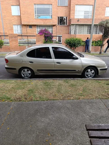 Vehículo En Muy Buenas Condiciones