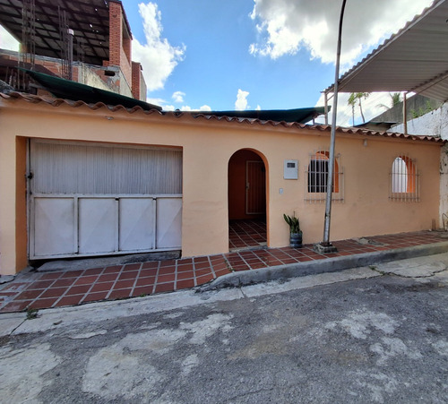 Casa En CĂșa, Urb. Santa Rosa