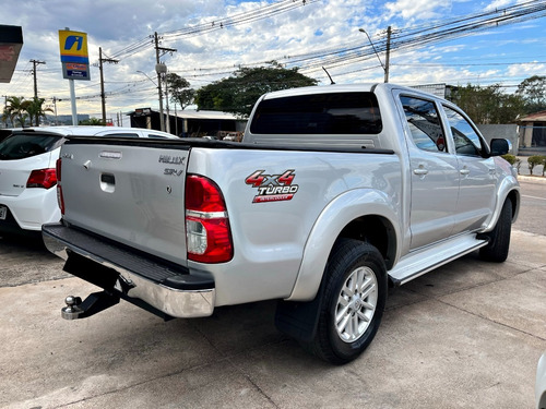Imagem 8 de 13 de Toyota Hilux 3.0 Srv Automática 4x4 Diesel 2013