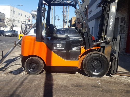 Imagen 1 de 13 de Autoelevador Goodsence 2500 Kg Diesel C/ Desplazador Lateral
