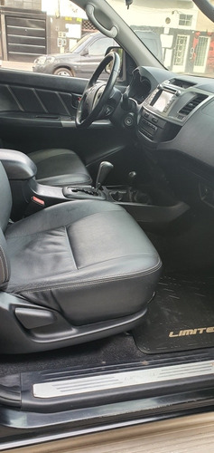 Imagen 9 de 16 de Toyota Hilux 2015 3.0 Cd Srv Limited 171cv 4x4 5at