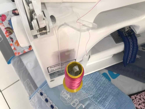 Imagem 3 de 10 de Máquina De Costura Sq 9100 + Suporte Exclusivo