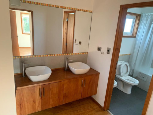 Casa En Venta De 4 Dorm. En Frutillar