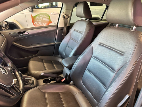 Volkswagen Jetta 2.5 Sportline Tiptronic At