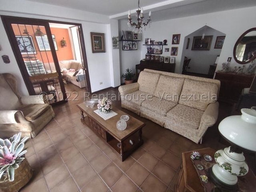 Imagen 2 de 10 de Casa En Venta Urb. La Boyera # 22-16570