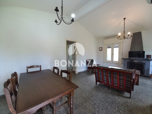 Imagen 2 de 30 de Casa En Venta En Piriápolis Barrio Residencial Country 3 Dormitorios Parrillero Parque Buen Terreno De 594 M²