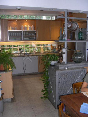Chalet Ingles En Impecable Estado - 6 Ambientes Y Dependencias En 2 Plantas.