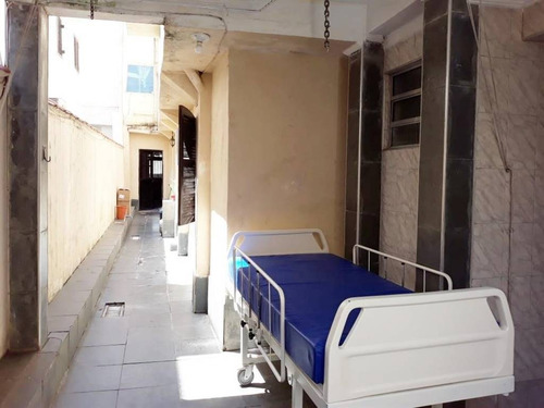 Imagem 26 de 26 de Sobresposta Baixa Com 4 Dorm, Sendo 3 Suítes, Piscina, Churrasqueira E Garagem Coberta. Ambientes Arejados E Bem Iluminados, Acesso Fácil Ao Centro Da Cidade. - Hm2862