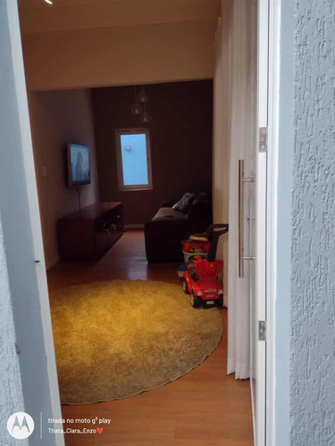 Casa Térrea Reformada Com Closet, Suite, Dois Dormitórios