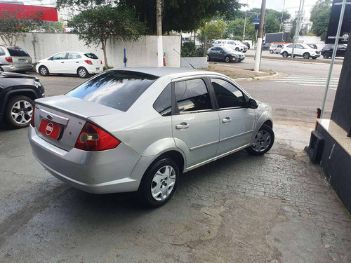 Imagem 6 de 10 de Ford Fiesta 1.6 Mpi Sedan 8v Flex 4p Manual