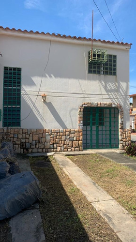 Imagen 7 de 11 de Quinta En Venta Para Remodelar - Turmero - 04145880139