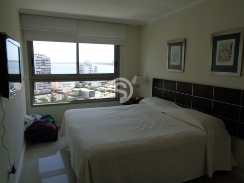 Apartamento En Punta Del Este, Imperiale Luxury Towers- Ref: 4068