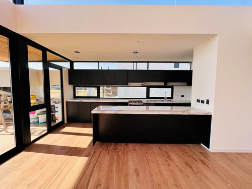 Imagen 5 de 22 de Vendo Casa A Lote Interno En Ceibos, Calidad Unica Con Piscina!! Digna De Ver.